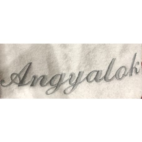 Névvel hímzett törölköző